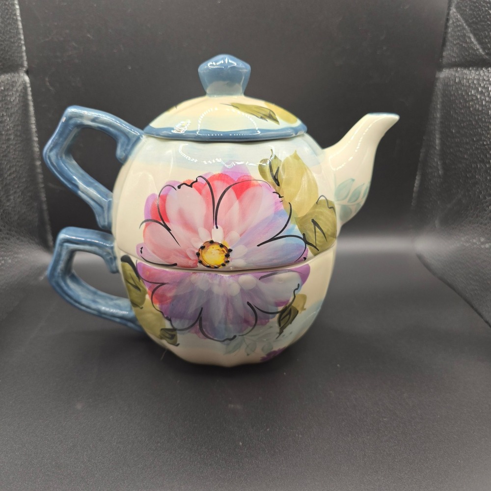 Vintage Gibson Elite teapot with gorgeous floral design